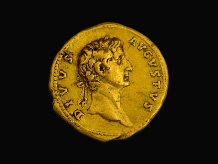 Une pièce d'or vieille de 2000 ans, à l'effigie d'un empereur romain