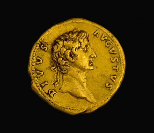 Une pièce d'or vieille de 2000 ans, à l'effigie d'un empereur romain