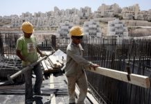 En 2017, 67.000 étrangers venus en tant que touristes travaillaient illégalement en Israël