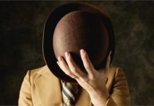 Comment sortir d’une situation aussi délicate ? Peut-être en…