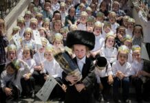 Pas par pas, les « responsables juridiques » avancent… Les réactions virulentes de l’establishment politique.