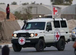 Après une semaine d’attente : les cercueils des otages tombés sont désormais entre les mains d’Israël, en route vers l’Institut médico-légal