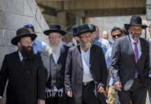 La coalition envisage d’annuler les sanctions contre les orthodoxes en échange du budget – et d’une date pour les élections