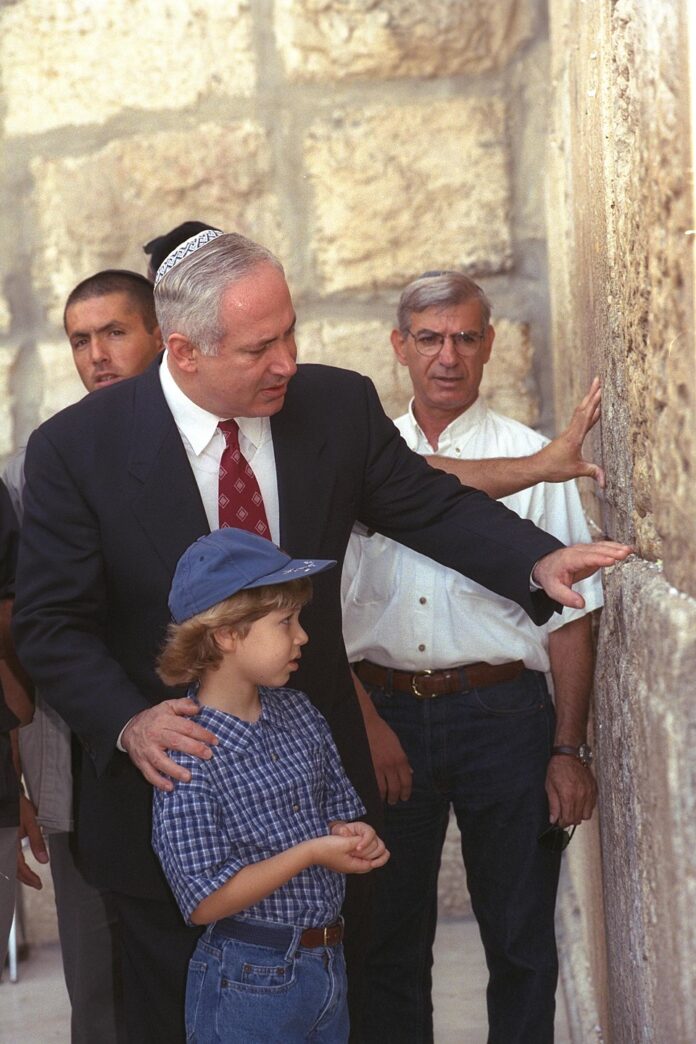 960px-Flickr_-_Government_Press_Office_(GPO)_-_P.M._Netanyahu_Visiting_the_Western_Wall