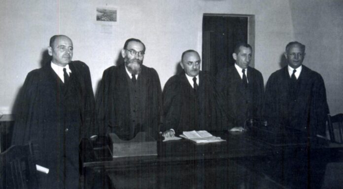 Picture_of_the_first_five_Israeli_Supreme_Court_judges