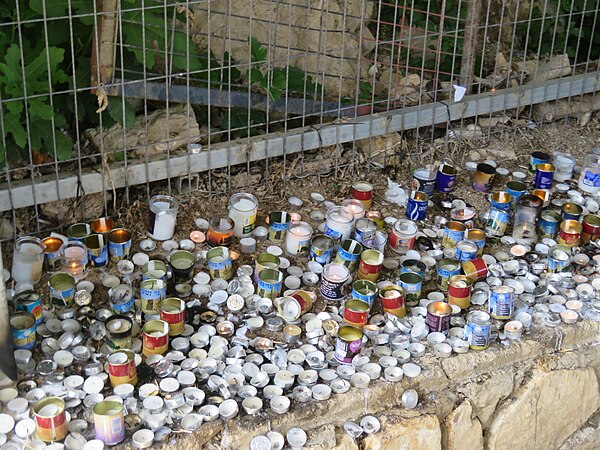 מתחם_מדרגות_המוות_של_אסון_מירון_-_נרות