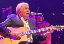 Scandaleux ! LFI veut interdire un concert d’Enrico Macias