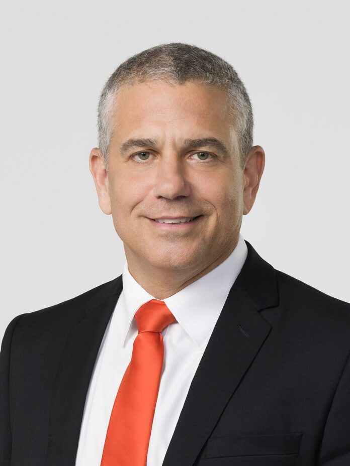 Yinon_Magal_(cropped2)