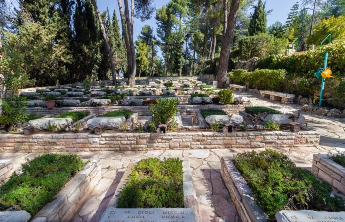 Jerusalem-israel.,07-03-2021.,Rows,Of,Graves,Of,Soldiers,Who,Fell,In