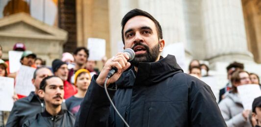 New York : le maire boycotte la parade de solidarité avec Israël