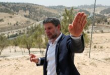 Smotrich en réaction à la publication d’un mandat d’arrêt à La Haye : « Je vais signer l’évacuation de Khan al-Ahmar »