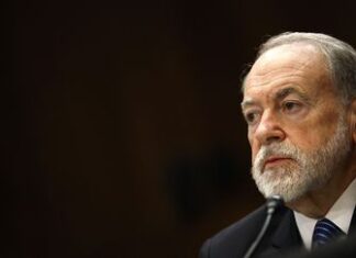 « Israël n’est que l’apéritif » : l’ambassadeur des États-Unis Mike Huckabee met en garde contre la menace iranienne