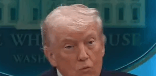 Trump menace l’Iran : « Nous les frapperons à nouveau cette nuit »