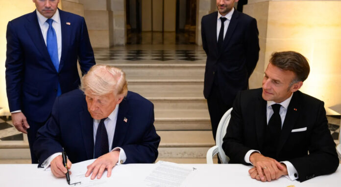 Trump signe
