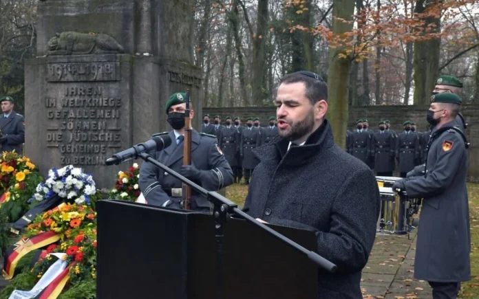 Rabbi-Zsolt-Balla-at-a-Commemoration-ceremony-for-Jewish-soldiers-who-fell-in-World-War-I-at-the-Jewish-cemetery-in-Berlin-Credit-Rolf-Walter-1024x640