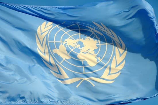 1311992-Drapeau_de_lONU