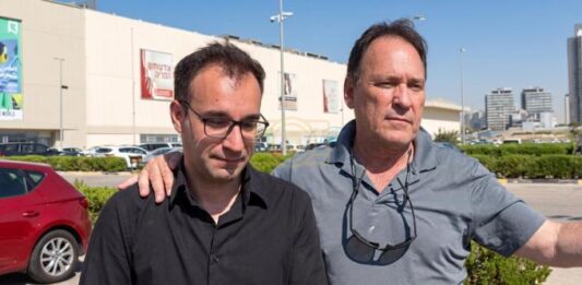 « Libérateur des prisonniers » : Binyamin Ben Limor, qui a survécu à une décennie d’incarcération en Irak sous le coup d’une peine de mort, est en route pour Israël