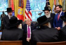 Prière dans le Bureau ovale et rencontre privée : de grands rabbis rencontrent le président Trump