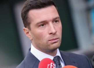 Messages antisémites : Mediapart publie de nouvelles preuves, Jordan Bardella continue de nier