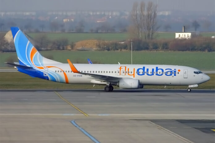 FlyDubai,_A6-FEM,_Boeing_737-8KN_(16455321231)