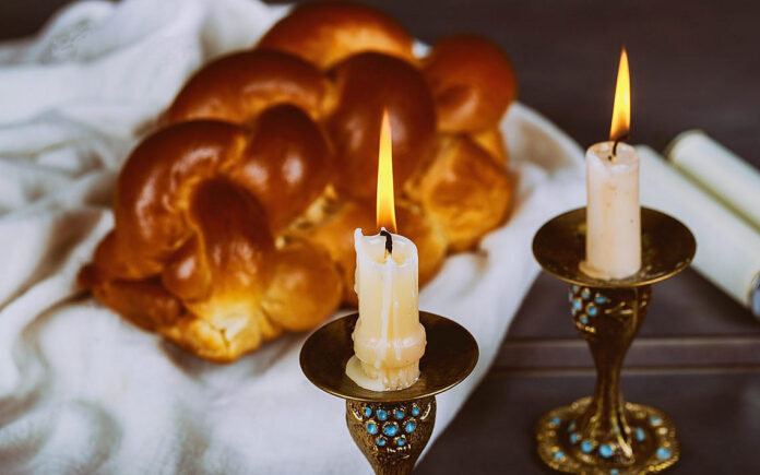b2ap3_large_Shabbat-scene_AdobeStock_200186302-resized-1140x712