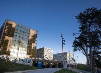 Washington sanctionne la Cour pénale internationale, quelques heures après le Nobel de Navi Pillay