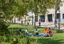 Requête à la Cour suprême : arrêter les avantages sociaux également pour les étudiants universitaires qui ne s’enrôlent pas